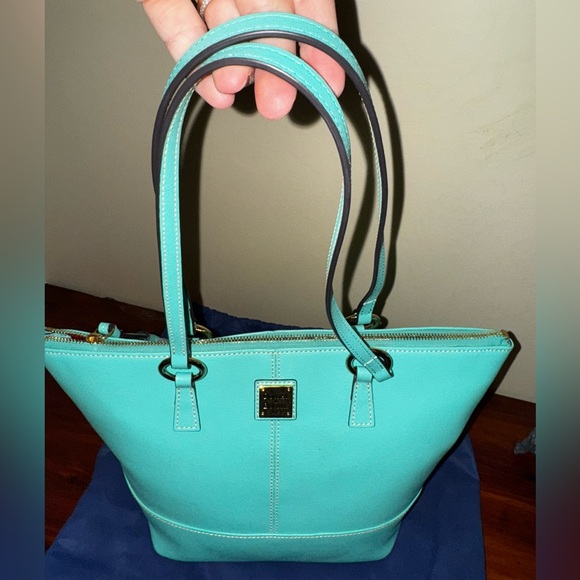 Dooney & Bourke Italian Soffiano leather - Picture 5 of 9